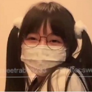 双马尾清纯少女软萌兔兔酱陪玩的shi shen日多人游317MB百度盘